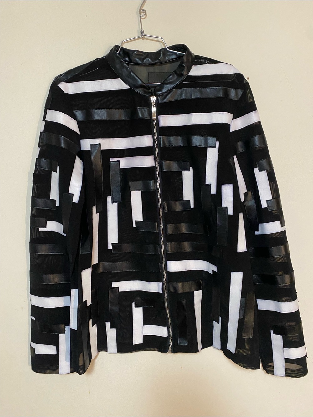 Frank Lyman Design Black and White Geometric Zip Jacket